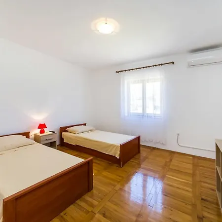 Holiday Tomislav Appartement Posedarje